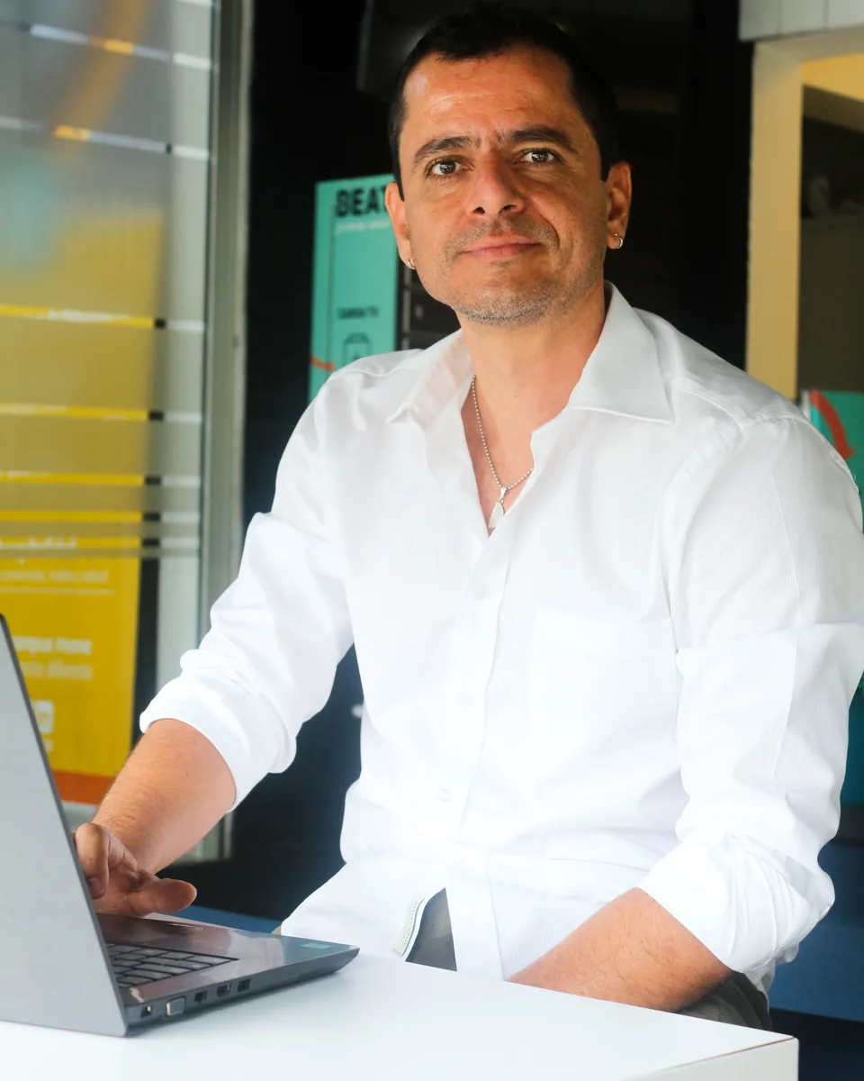 Santiago Vélez, fundador de Smart4AI, en Medellín